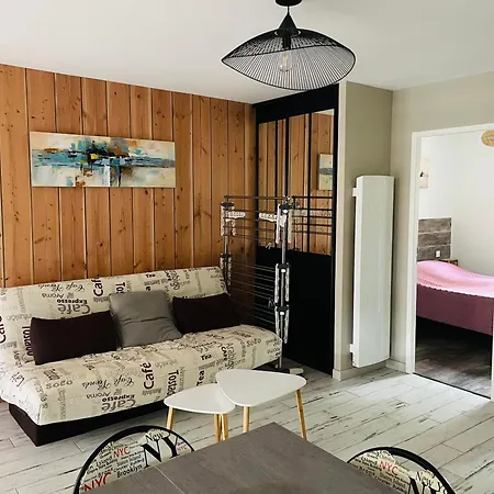 Calme Bord De Foret Apartment